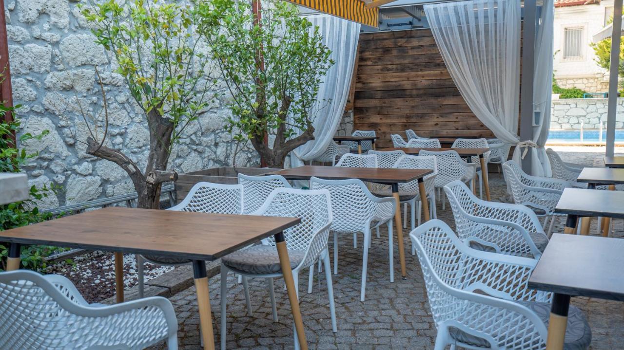 Neva Hotel Alacati Exterior photo