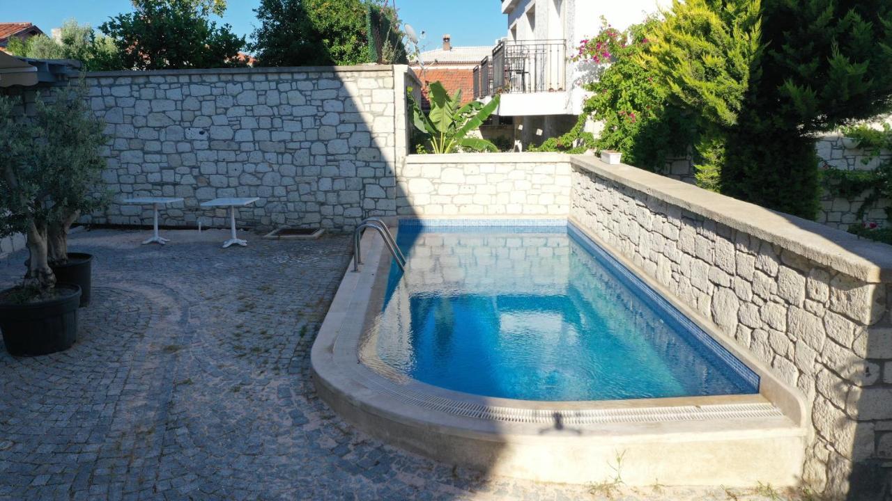 Neva Hotel Alacati Exterior photo